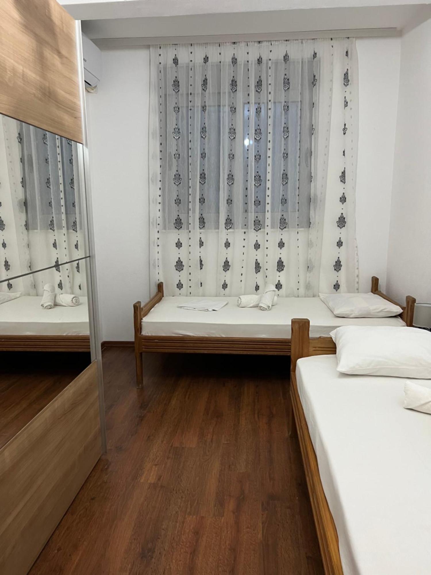 Art I Apartments Ulcinj Esterno foto