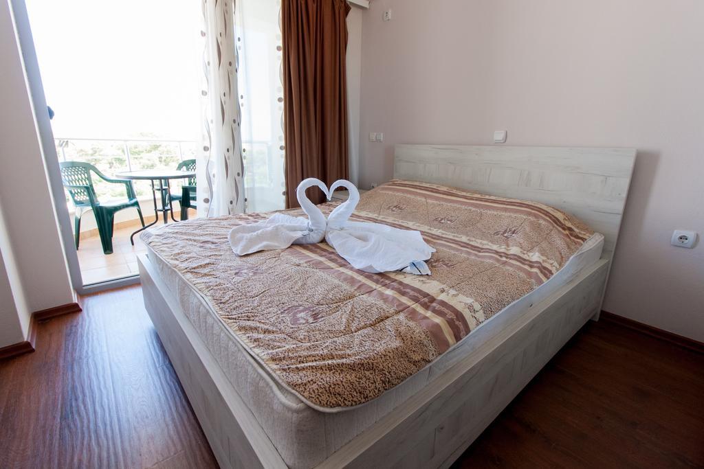 Art I Apartments Ulcinj Esterno foto