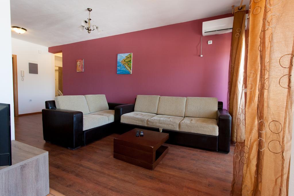 Art I Apartments Ulcinj Esterno foto