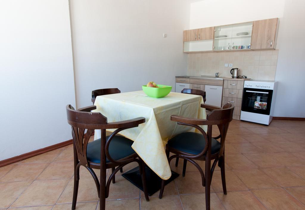 Art I Apartments Ulcinj Esterno foto