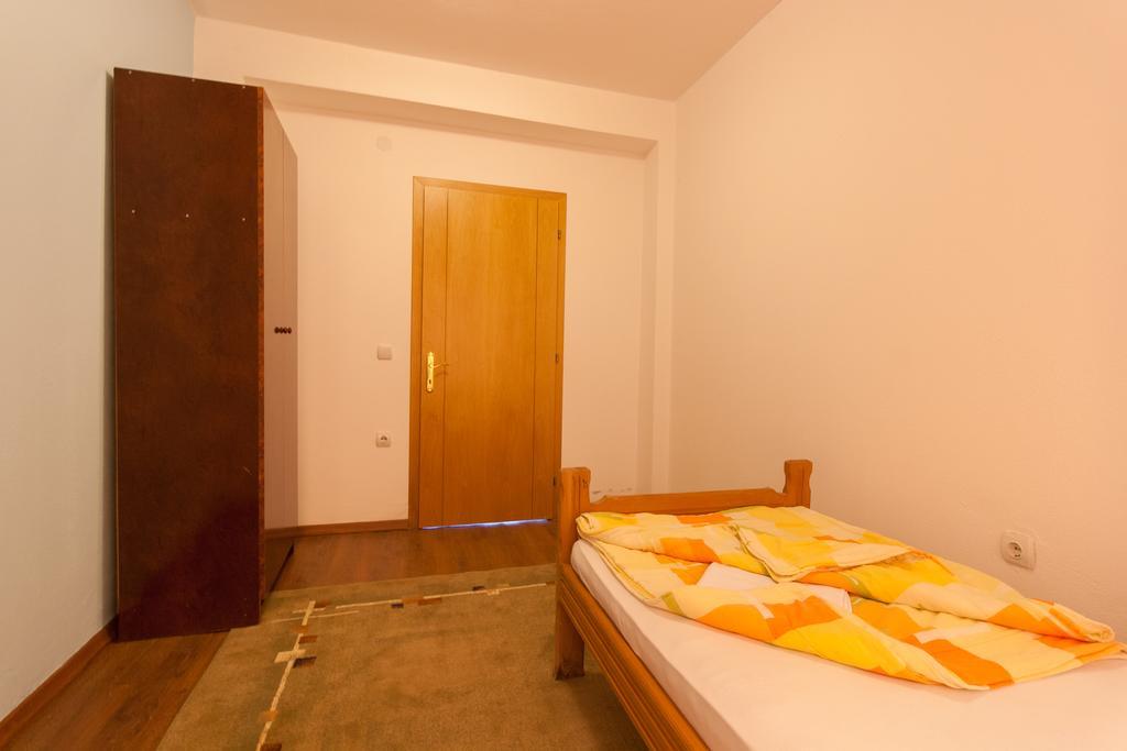 Art I Apartments Ulcinj Esterno foto