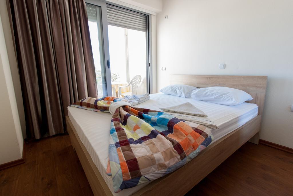 Art I Apartments Ulcinj Esterno foto