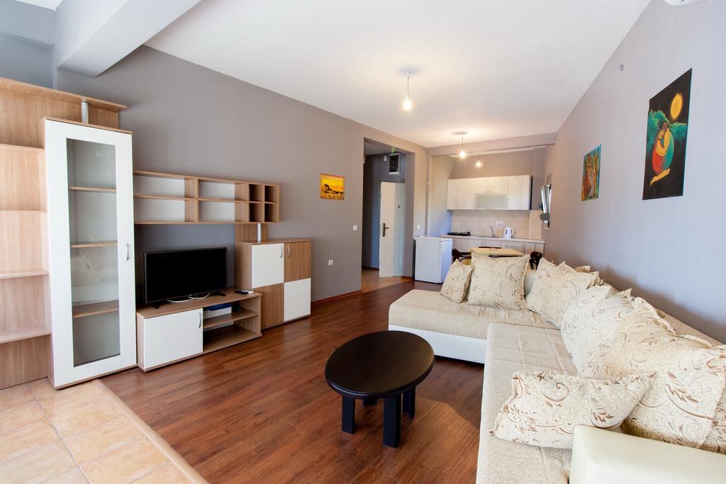 Art I Apartments Ulcinj Esterno foto